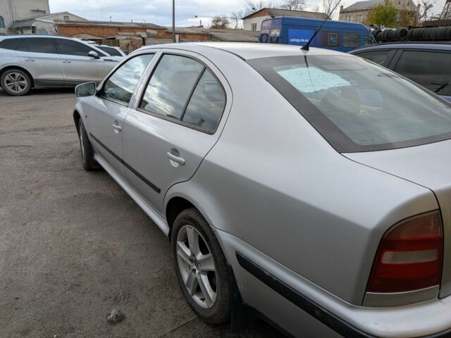 Серый Шкода Октавия, объемом двигателя 1.8 л и пробегом 260 тыс. км за 4011 $, фото 1 на Automoto.ua