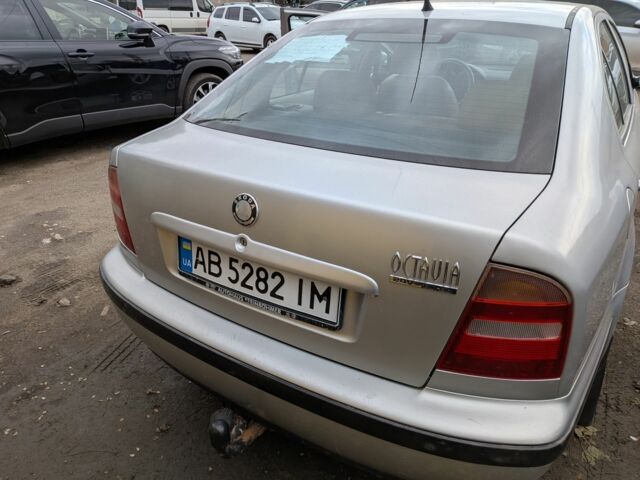 Серый Шкода Октавия, объемом двигателя 1.8 л и пробегом 260 тыс. км за 4011 $, фото 2 на Automoto.ua