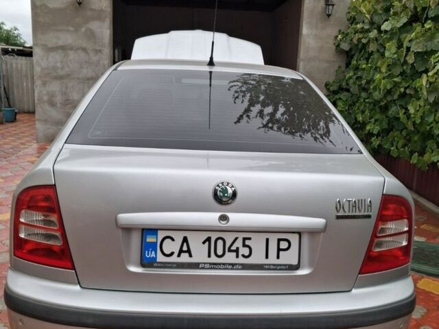 Серый Шкода Октавия, объемом двигателя 2 л и пробегом 169 тыс. км за 4200 $, фото 1 на Automoto.ua