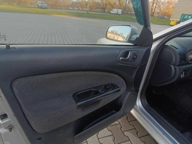 Серый Шкода Октавия, объемом двигателя 1.9 л и пробегом 370 тыс. км за 3900 $, фото 12 на Automoto.ua