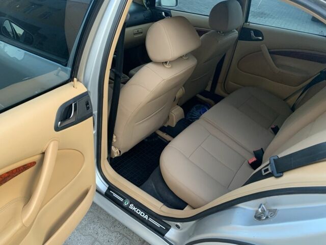 Серый Шкода Октавия, объемом двигателя 1.9 л и пробегом 355 тыс. км за 4000 $, фото 2 на Automoto.ua