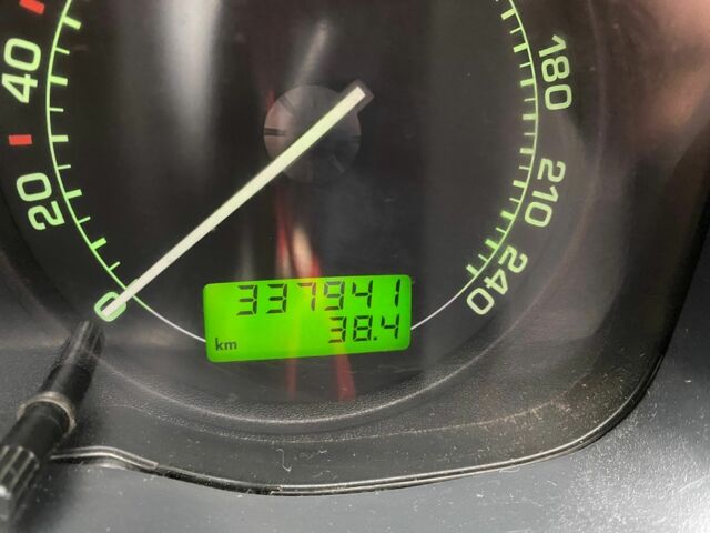 Сірий Шкода Октавія, об'ємом двигуна 2 л та пробігом 338 тис. км за 4800 $, фото 9 на Automoto.ua