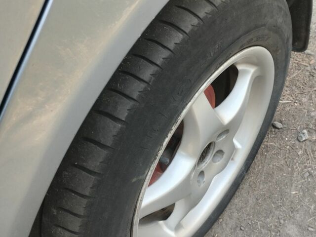 Серый Шкода Октавия, объемом двигателя 1.6 л и пробегом 362 тыс. км за 4400 $, фото 10 на Automoto.ua