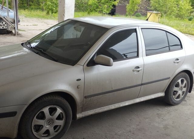 Серый Шкода Октавия, объемом двигателя 1.8 л и пробегом 246 тыс. км за 4500 $, фото 1 на Automoto.ua