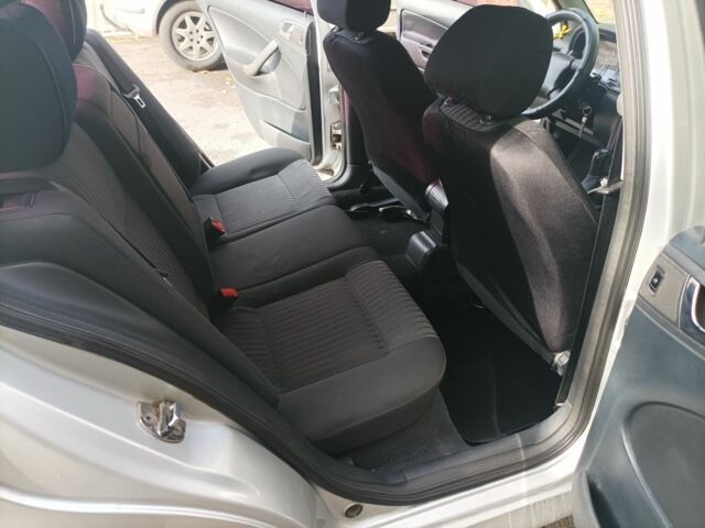 Сірий Шкода Октавія, об'ємом двигуна 1.6 л та пробігом 266 тис. км за 3750 $, фото 15 на Automoto.ua