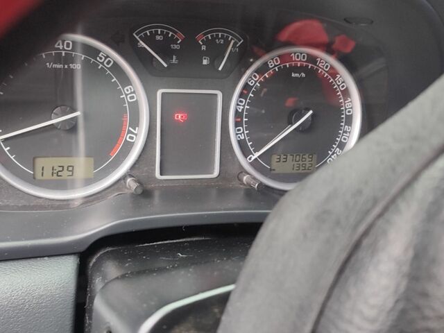 Шкода Октавия 2003 в Кривом Роге на Automoto.ua Серый Шкода Октавия, объемом двигателя 1.8 л и пробегом 350 тыс. км за 4500 $, фото 5 на Automoto.ua