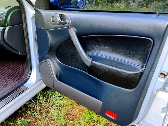 Сірий Шкода Октавія, об'ємом двигуна 1.8 л та пробігом 300 тис. км за 4300 $, фото 1 на Automoto.ua