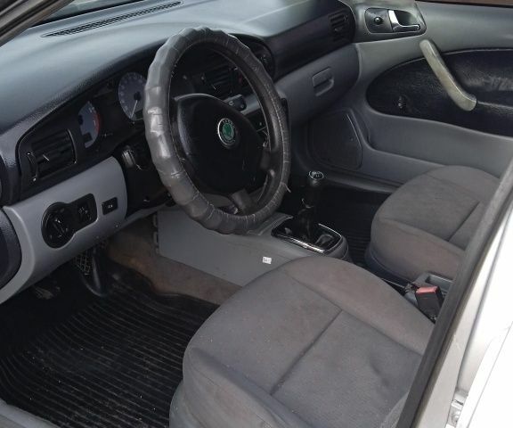 Сірий Шкода Октавія, об'ємом двигуна 1.6 л та пробігом 280 тис. км за 2850 $, фото 4 на Automoto.ua