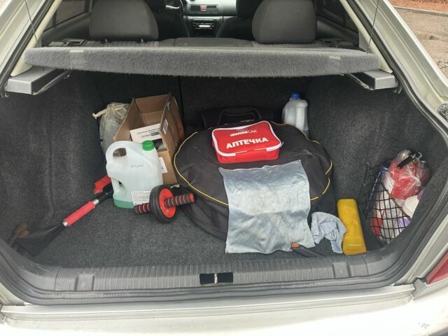 Серый Шкода Октавия, объемом двигателя 2 л и пробегом 287 тыс. км за 3900 $, фото 7 на Automoto.ua