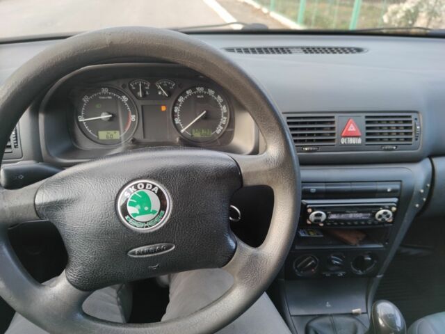 Серый Шкода Октавия, объемом двигателя 1.9 л и пробегом 320 тыс. км за 1800 $, фото 5 на Automoto.ua