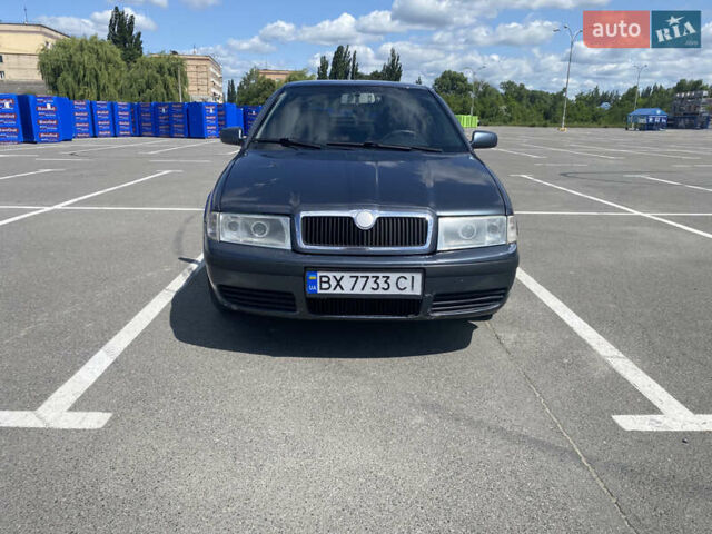 Серый Шкода Октавия, объемом двигателя 1.6 л и пробегом 372 тыс. км за 4600 $, фото 1 на Automoto.ua