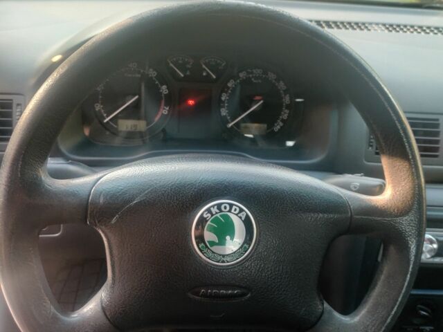 Серый Шкода Октавия, объемом двигателя 1.6 л и пробегом 300 тыс. км за 2999 $, фото 5 на Automoto.ua