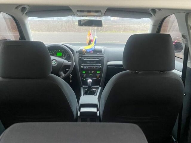 Серый Шкода Октавия, объемом двигателя 1.9 л и пробегом 310 тыс. км за 5850 $, фото 4 на Automoto.ua