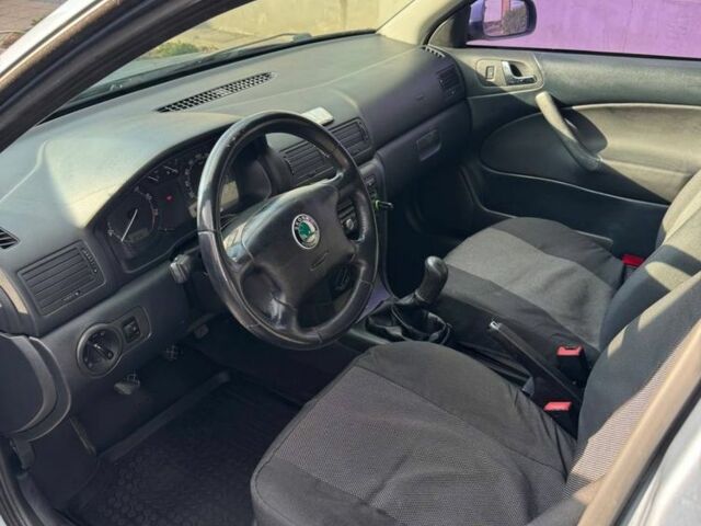 Серый Шкода Октавия, объемом двигателя 1.6 л и пробегом 290 тыс. км за 3900 $, фото 6 на Automoto.ua