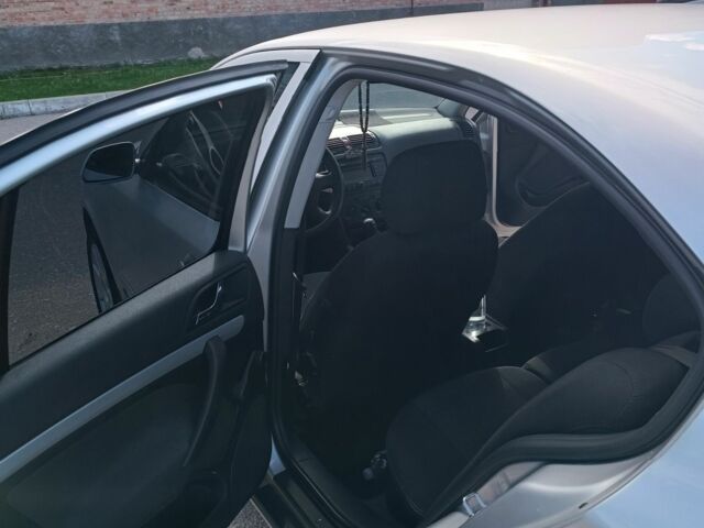 Шкода Октавия 2006 в Александрие на Automoto.ua Серый Шкода Октавия, объемом двигателя 0 л и пробегом 250 тыс. км за 6200 $, фото 6 на Automoto.ua