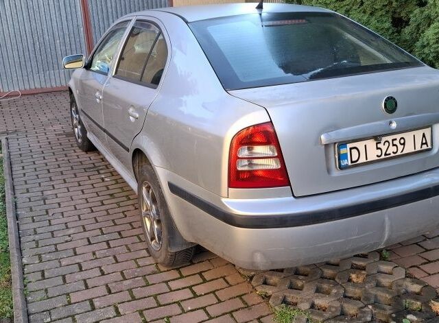 Серый Шкода Октавия, объемом двигателя 2 л и пробегом 296 тыс. км за 4500 $, фото 2 на Automoto.ua