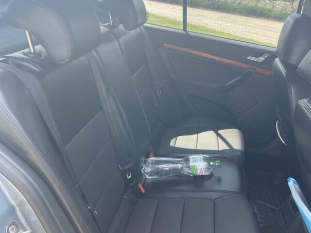 Сірий Шкода Октавія, об'ємом двигуна 1.6 л та пробігом 230 тис. км за 1500 $, фото 9 на Automoto.ua