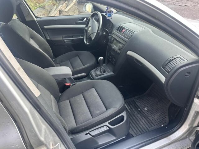 Серый Шкода Октавия, объемом двигателя 1.9 л и пробегом 300 тыс. км за 3300 $, фото 4 на Automoto.ua