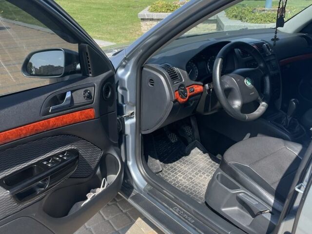 Сірий Шкода Октавія, об'ємом двигуна 1.6 л та пробігом 230 тис. км за 1500 $, фото 11 на Automoto.ua