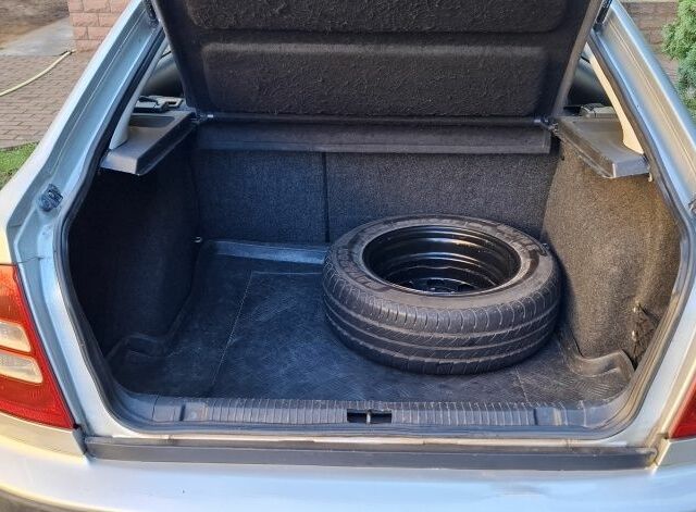 Серый Шкода Октавия, объемом двигателя 2 л и пробегом 296 тыс. км за 4500 $, фото 6 на Automoto.ua