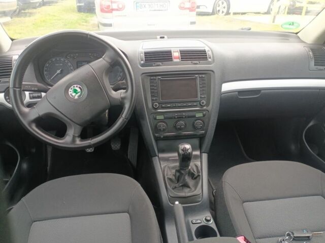 Серый Шкода Октавия, объемом двигателя 1.6 л и пробегом 280 тыс. км за 5400 $, фото 5 на Automoto.ua