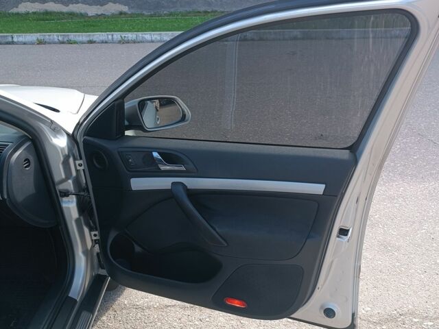 Шкода Октавия 2006 в Александрие на Automoto.ua Серый Шкода Октавия, объемом двигателя 0 л и пробегом 250 тыс. км за 6200 $, фото 9 на Automoto.ua