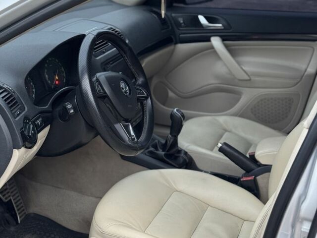 Серый Шкода Октавия, объемом двигателя 2 л и пробегом 248 тыс. км за 5850 $, фото 6 на Automoto.ua