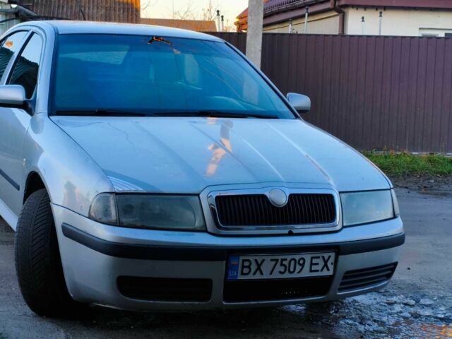 Серый Шкода Октавия, объемом двигателя 1.6 л и пробегом 406 тыс. км за 3111 $, фото 1 на Automoto.ua