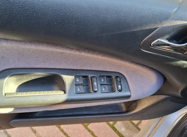 Серый Шкода Октавия, объемом двигателя 2 л и пробегом 296 тыс. км за 4500 $, фото 7 на Automoto.ua