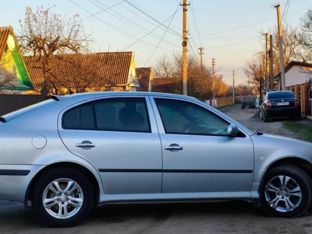 Серый Шкода Октавия, объемом двигателя 1.6 л и пробегом 406 тыс. км за 3111 $, фото 4 на Automoto.ua