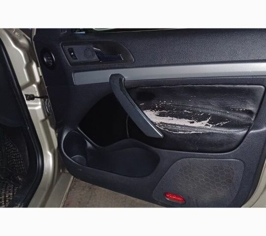 Серый Шкода Октавия, объемом двигателя 1.6 л и пробегом 290 тыс. км за 3500 $, фото 4 на Automoto.ua