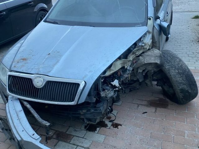 Сірий Шкода Октавія, об'ємом двигуна 1.6 л та пробігом 230 тис. км за 1500 $, фото 1 на Automoto.ua
