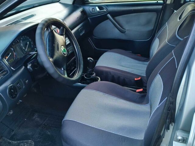 Серый Шкода Октавия, объемом двигателя 1.6 л и пробегом 406 тыс. км за 3111 $, фото 12 на Automoto.ua