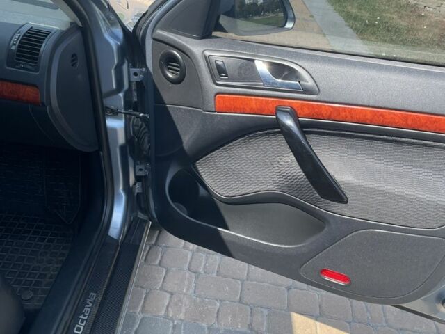 Сірий Шкода Октавія, об'ємом двигуна 1.6 л та пробігом 230 тис. км за 1500 $, фото 8 на Automoto.ua