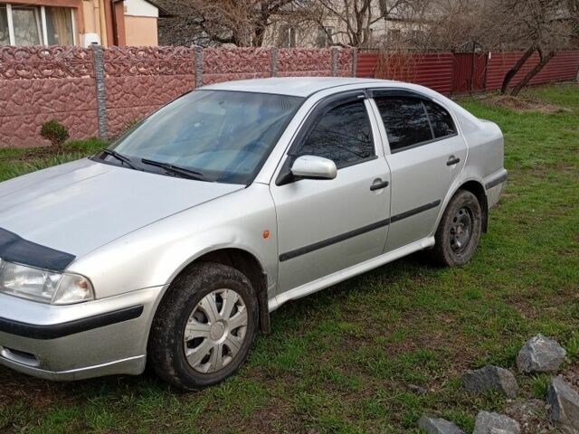Серый Шкода Октавия, объемом двигателя 1.6 л и пробегом 450 тыс. км за 2500 $, фото 1 на Automoto.ua