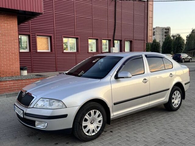 Сірий Шкода Октавія, об'ємом двигуна 1.6 л та пробігом 215 тис. км за 6500 $, фото 1 на Automoto.ua