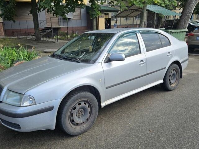 Сірий Шкода Октавія, об'ємом двигуна 0 л та пробігом 300 тис. км за 3800 $, фото 2 на Automoto.ua
