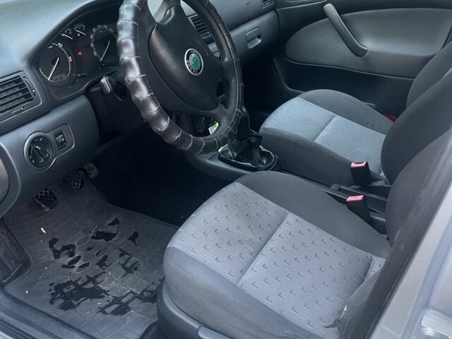 Серый Шкода Октавия, объемом двигателя 1.9 л и пробегом 261 тыс. км за 4900 $, фото 5 на Automoto.ua