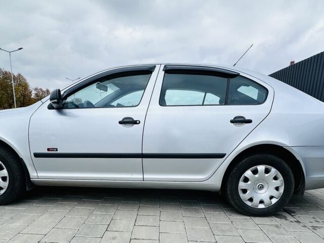 Шкода Октавія 2008 у Черкасах на Automoto.ua Сірий Шкода Октавія, об'ємом двигуна 1.6 л та пробігом 251 тис. км за 7200 $, фото 3 на Automoto.ua