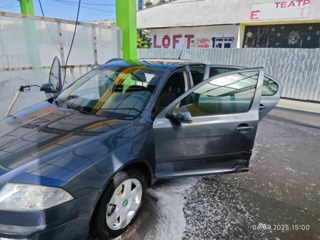 Серый Шкода Октавия, объемом двигателя 1.6 л и пробегом 257 тыс. км за 4500 $, фото 8 на Automoto.ua