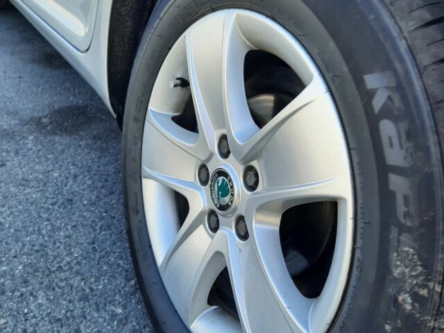 Сірий Шкода Октавія, об'ємом двигуна 1.8 л та пробігом 176 тис. км за 10700 $, фото 12 на Automoto.ua