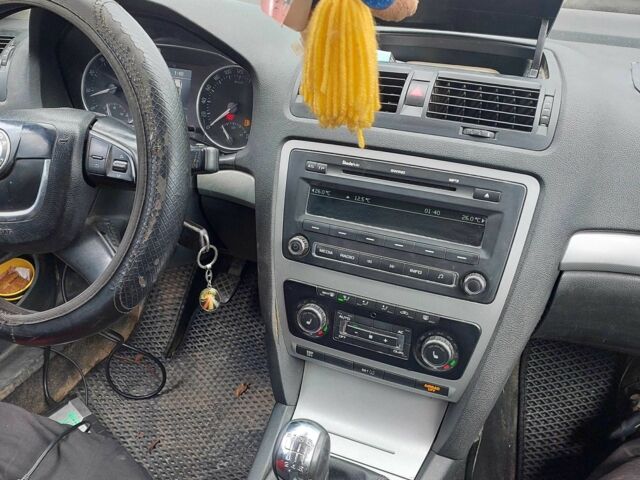 Шкода Октавія 2009 у Верховине на Automoto.ua Сірий Шкода Октавія, об'ємом двигуна 1.4 л та пробігом 330 тис. км за 4100 $, фото 5 на Automoto.ua