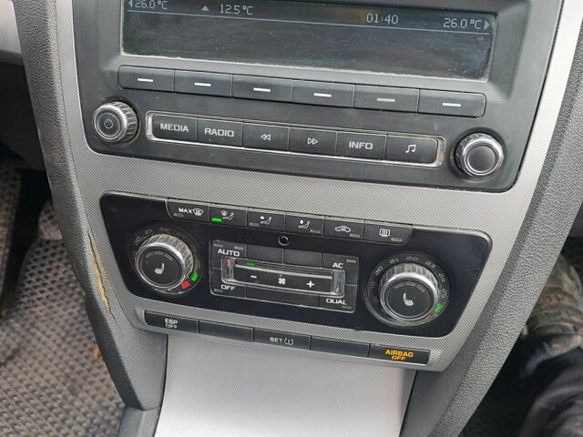 Шкода Октавія 2009 у Верховине на Automoto.ua Сірий Шкода Октавія, об'ємом двигуна 1.4 л та пробігом 330 тис. км за 4100 $, фото 2 на Automoto.ua