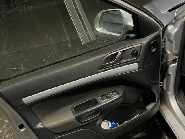 Серый Шкода Октавия, объемом двигателя 1.6 л и пробегом 236 тыс. км за 8199 $, фото 10 на Automoto.ua