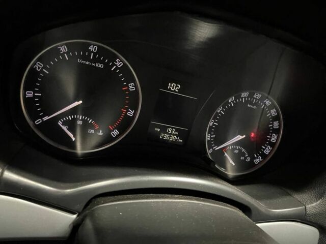 Серый Шкода Октавия, объемом двигателя 1.6 л и пробегом 236 тыс. км за 8199 $, фото 5 на Automoto.ua