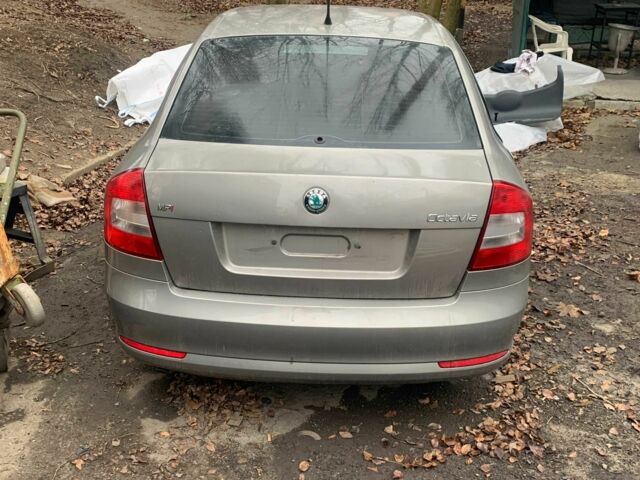 Серый Шкода Октавия, объемом двигателя 1.6 л и пробегом 120 тыс. км за 2500 $, фото 2 на Automoto.ua