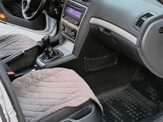 Серый Шкода Октавия, объемом двигателя 1.4 л и пробегом 279 тыс. км за 6500 $, фото 5 на Automoto.ua