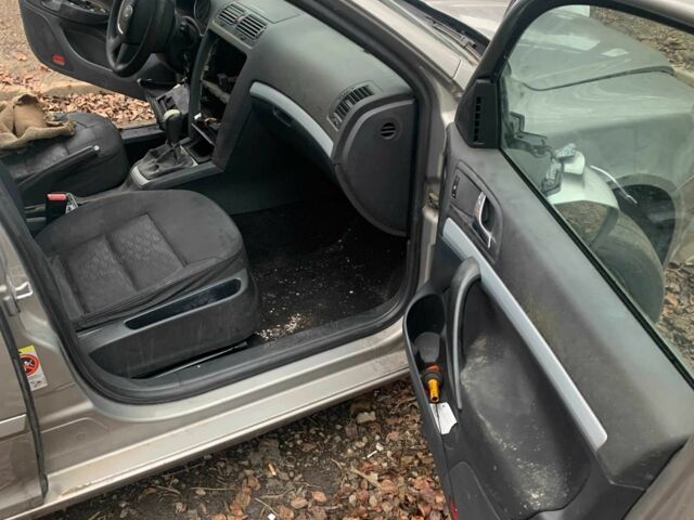 Серый Шкода Октавия, объемом двигателя 1.6 л и пробегом 120 тыс. км за 2500 $, фото 6 на Automoto.ua