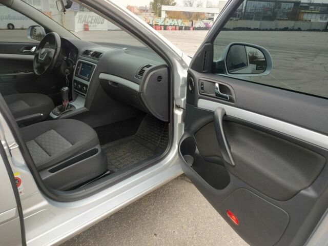 Серый Шкода Октавия, объемом двигателя 1.8 л и пробегом 162 тыс. км за 7500 $, фото 15 на Automoto.ua