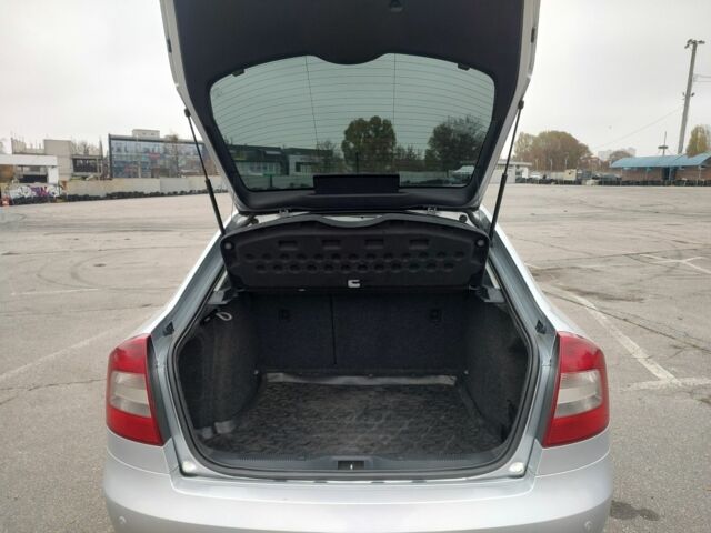 Серый Шкода Октавия, объемом двигателя 1.8 л и пробегом 162 тыс. км за 7500 $, фото 14 на Automoto.ua